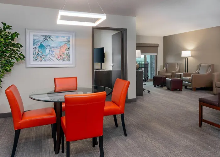 Coral Pointe Sarasota, An Ascend Collection Hotel