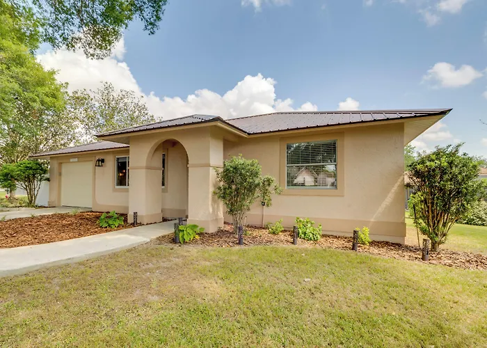 Florida Vacation Rental W/ Enclosed Porch!