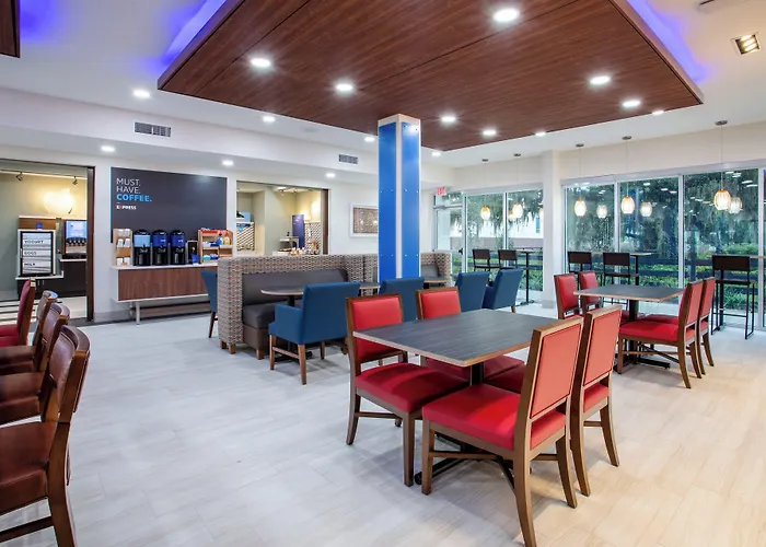 Holiday Inn Express & Suites - Deland South By Ihg