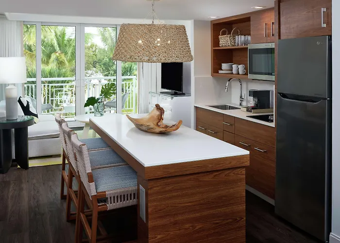 Baker'S Cay Resort Key Largo, Curio Collection By Hilton