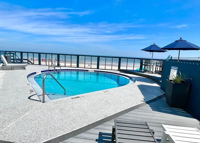 Ocean Waves - Ocean Front At Symphony Beach Club!
