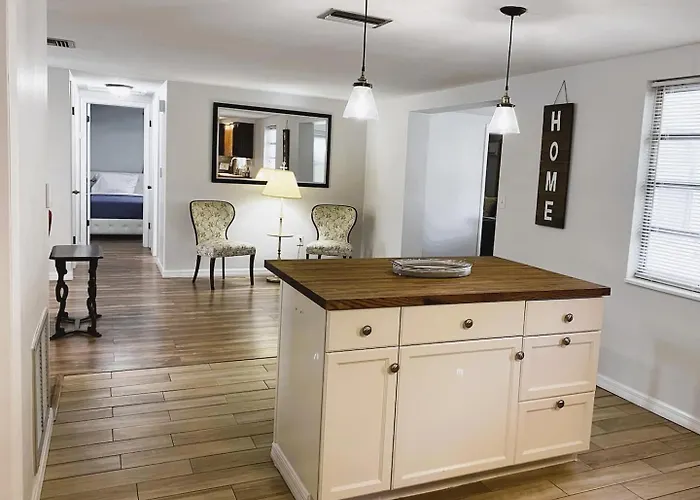 Family Getaway Near Beaches Sleeps 8