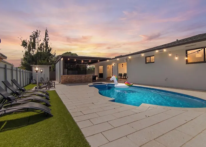 Miami House Pool Game Room Bbq L24