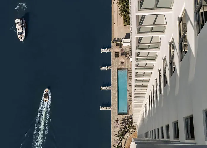 2-Bedroom Diamond In The Sky With Free Parking