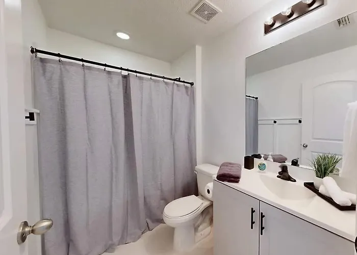 Brooksville Retreat! 3 Bed, 2 Bath!