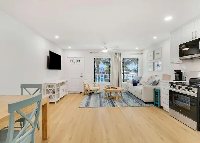 Sailfish Suites 2 - Pet Friendly & Waterfront