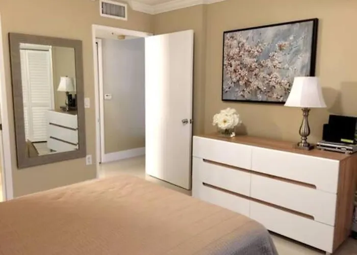 Cozy Modern Retreat At The Yacht Club Aventura 3405