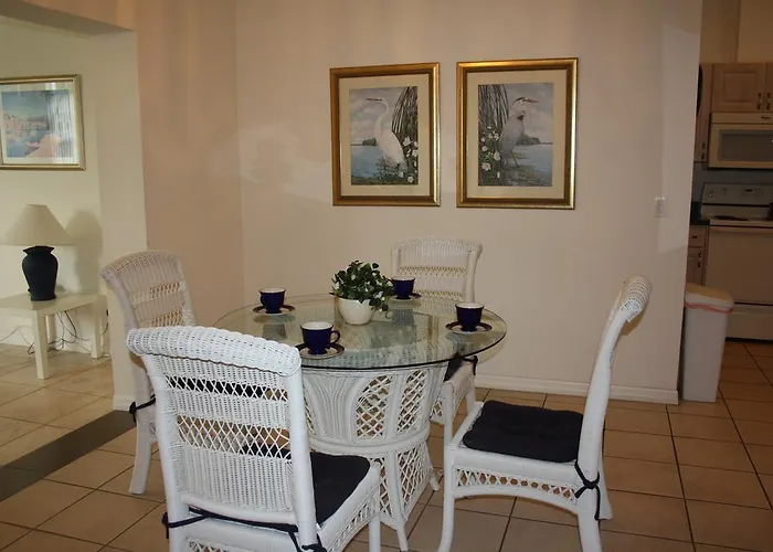 Luxury Villa With Pool And Springs, Beaches Near Golf Courses