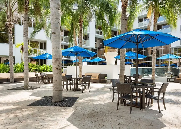 Sawgrass Grand Hotel And Suites Sports Complex
