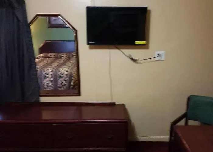 Fairway Inn