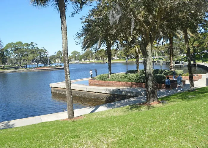 Tarpon Inn