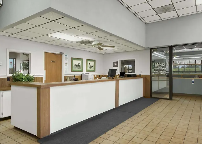 Howard Johnson By Wyndham Valdosta