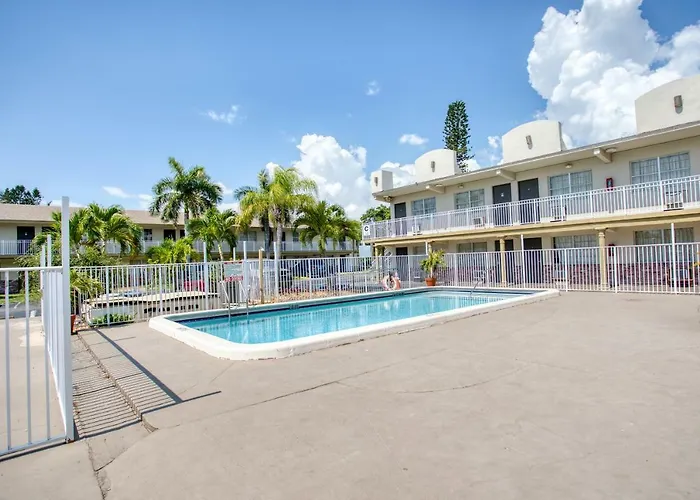 Oyo Hotel Pompano Beach
