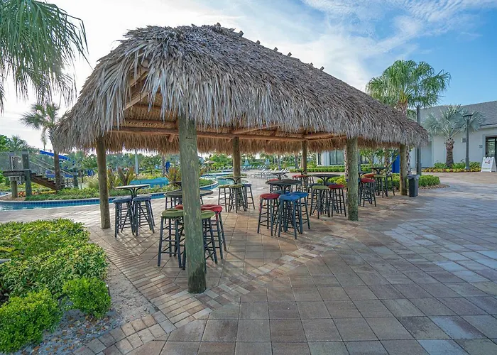 Only 5 Miles From Disney! Free Water Park! 2 Bed, 2 Bath Condo, Sleeps 8