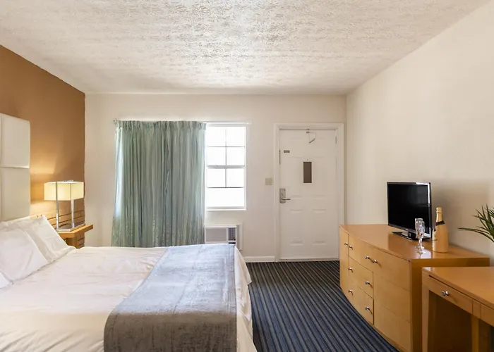 Oyo Hotel Pompano Beach