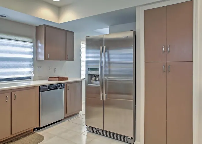'Sand Dollar' Jenson Beach Home W/ Pool Access!