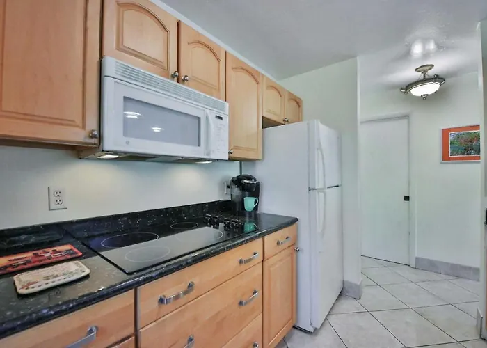 Waterfront Matlacha Condo W/ Patio & Pool Access