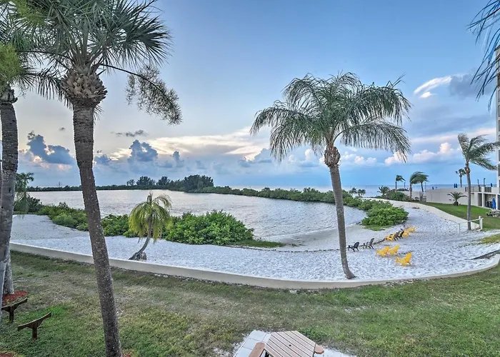 Gulf-View Hudson Condo In Waterfront Resort!