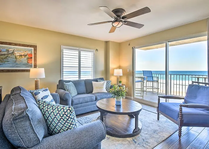 Luxe Oceanfront Condo W/ Pool, Beach Access + Gear
