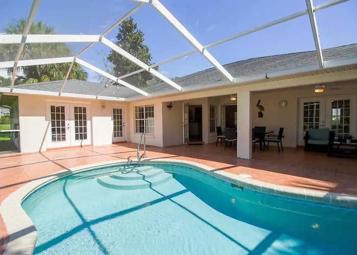 Four Bedroom Comfort Villa 4668