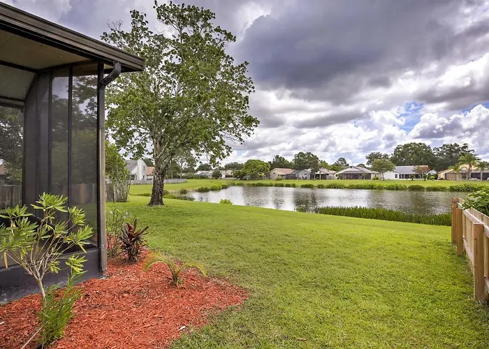Lakefront Brandon Home W/ Patio & Screened Lanai!